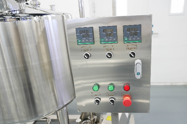 Panel from a three-tank build — one temperature controller per tank, supply and return pumps switched separately.