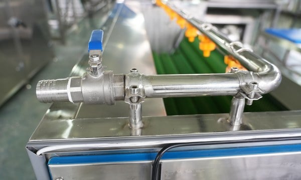 Vegetable washing and peeling spray nozzle detail
